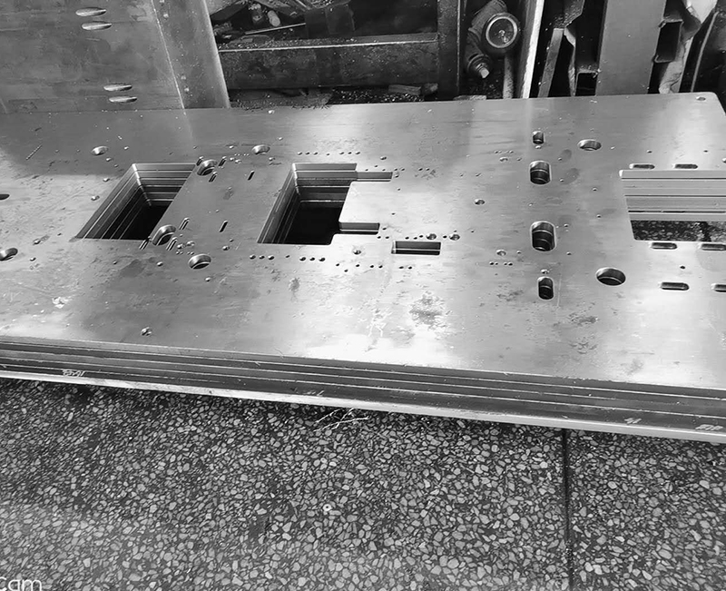 大型機(jī)架焊接